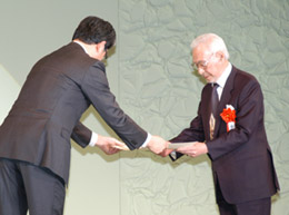 安井昌二