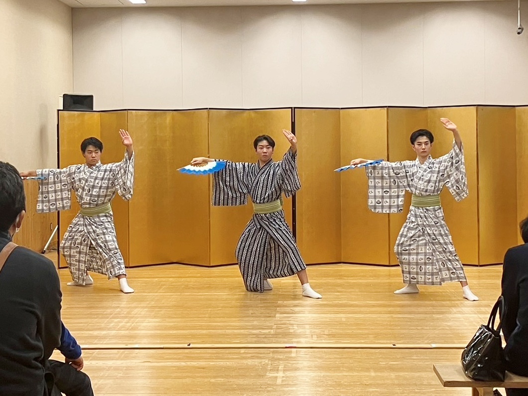中学部門歌舞伎コース 日本舞踊お浚い会を開催しました | こども歌舞伎
